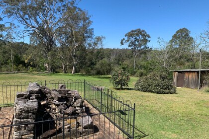 18th September, 2025   the most interesting thing about this picture is not the remains of the bread oven, it is the Hawkesbury River flowing in the background. This is prime real estate.