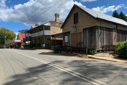 Exploring Wollombi, 12th September 2025 This is one of a series of shops that seem to have survived from the convict era.