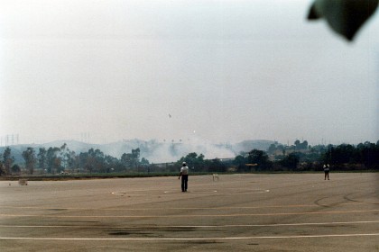 July 1985  &nbsp;  For the first few weeks I stay with Ranny and Caroline in Virginian Lane. I call Bob Whitely from Ranny and Caroline's and, the next weekend, I meet him at Whittier Narrows a suburb of L.A., for my first Stunt Contest in America. That's a real live bush fire burning out of control along the Pomona Freeway so I immediately feel at home.