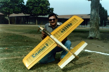 This is Arlie Pressler who, for many years, made the Concours de Elegance prize at the US Nationals. The award itself was a large, two bladed, laminated propller and winning it was considered to be one of the top awards at a Nationals. The workmanship and finish was exquisite.