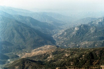 Views from the top of Moro Rock in the Sequoia National Park