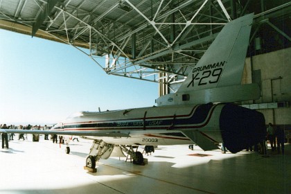 It was made by Grumman who usually make the planes for the US Navy but they made this experimental plane for NASA and the USAF