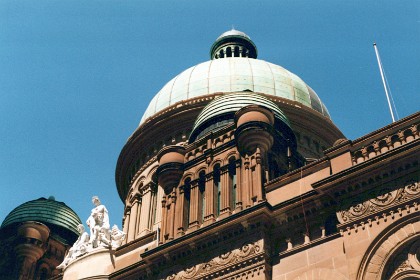 Outside the QVB is a statue of Queen Victoria herself, Australia's sovereign, with loyal Australian subjects grovelling at her feet