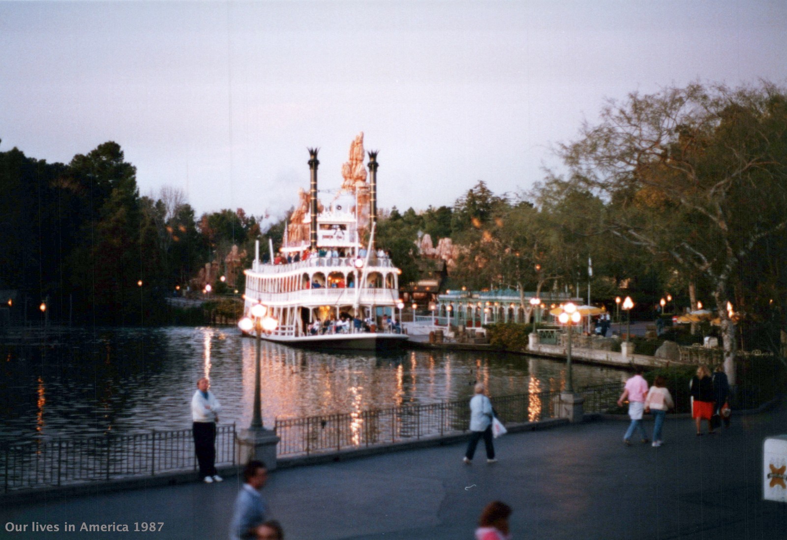 1987 WhileInTheUSA 0159 a