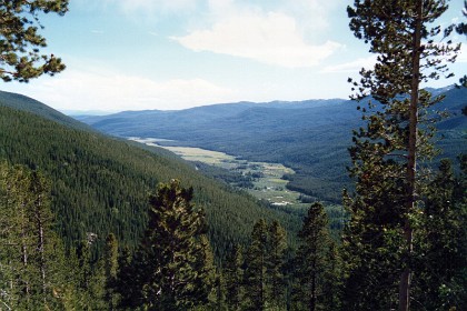 We stay overnight in a little Colorado town called Leadville which is a former silver mining town. In the late 19th century, Leadville was the second most populous city in Colorado, after Denver. Leadville is notable for having multiple 14,000 foot peaks viewable from the town.