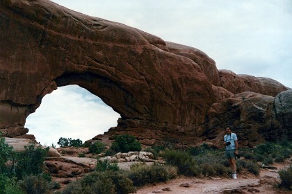 Window Arch on the Window Arch Trail. Interesting is the folded rock on the right side of the arch.