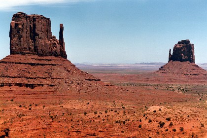 The West Midden gives a single finger salute from a finger on its right side.