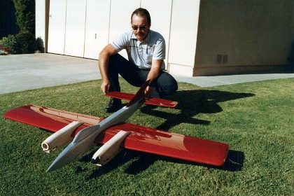 Bob is building a new model for the forthcoming US Nationals at Virginia Beach in August 1988. He calls it L.A. Heat and it has twin engines; this is most unusual.