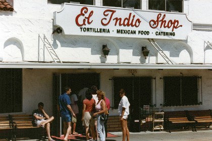 Saturday August 27, 1988   We take Susan to another favourite of ours, El Indio take-away Mexican. It's on the eastern side of the I5 freeway, San Diego Airport is on the western side.