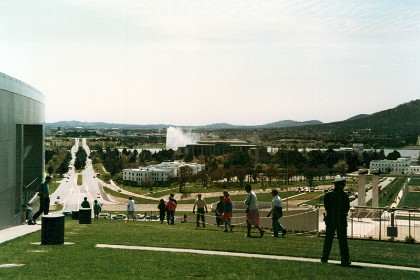 The Old Parliament House is on the right centre,  Lake Burley Griffin is the lake with the fountain.