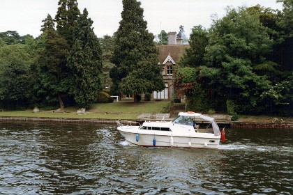 Stylish living on the Thames