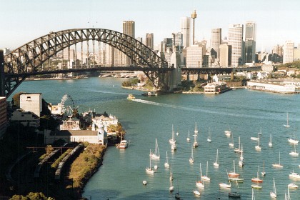 Sydney from the North Shore Travelodge. I relate the story to the group about the cab I took from the airport and the driver telling me to "Have a nice day." How quickly that crap travelled from the USA to Australia. Is that what's called a meme?