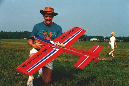 Wednesday July 27 to Friday July 29, 1988   I leave the camera behind and focus on my flying.    I do the best I've ever done at a US Nationals - this is my third - and come sixth in my circle.  Unfortunately only the top 20, five from each circle, progress to the qualifying rounds where the top five fliers go to the top five flyoff to determine the Champion.  I score my first ever >500 point score at a US Nationals and this is where the Expert Class begins.  I'm pretty pleased. Brian qualifies for the top twenty.