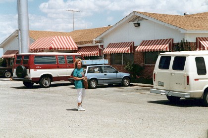 Tuesday 2 August, 1988  We stay overnight in a nondescript motel in  Arkansas on I40 somewhere. We drive a bit more and stop for lunch in this delightful catfish restaurant.  Both cars continue to go well.