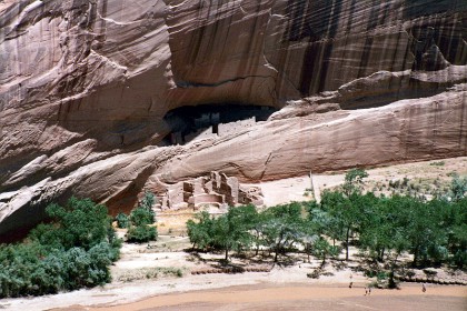 These are called the White House Ruins built by the ancient Puebloans.