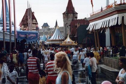 Fantasy Land, wet and dreary.  Conclusion: We think Florida is not as good as California; Florida is too big with bigger crowds but with the same attractions. The next day  Sunday July 24, 1988   we drive 700 miles up I95 to the NAS Virginia Beach, VA and check into our motel.     End of this segment