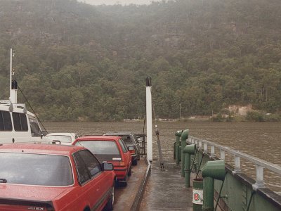 February, 1989  &nbsp;  Jenni has returned from the USA and we go with Dennis and Bonnie to Wiseman's Ferry