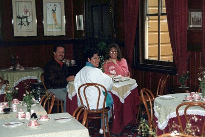 Thursday 8 March 1990  &nbsp; Jenni and I take Ted and Shareen to Yestergrange.