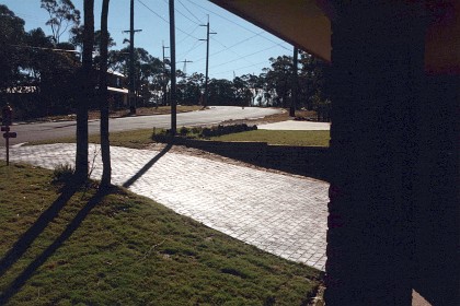 The drive way and the retaining wall are finished.