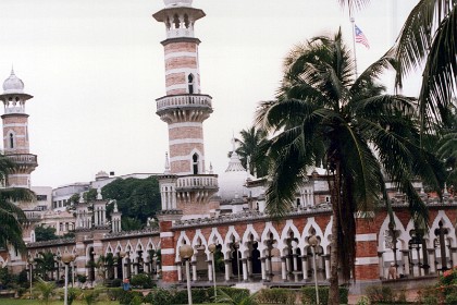 This is the Jamek Mosque. It is one of the oldest mosques in Kuala Lumpur and is located at the confluence of the Klang and Gombak Rivers. The mosque was designed by Arthur Benison Hubback, and built in 1909.  We take a taxi back to the hotel and have a final dinner out with Loh, Ando, Donald and Inoue. Tomorrow we go to Singapore.