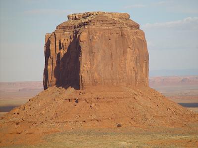 Card 2 100 Monday 2004-03-22 Monument Valley We travel to the Visitor Centre which is run by the Navajo Nation. We look south for the most famous views. This is Merrick...