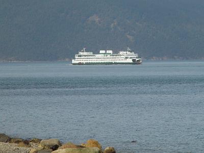 card 4 098 Monday 2004-03-29 Seattle to Orcas Island Our ferry appears. Its the MV Yakima, a Super Class ferry. Each ferry of this class can carry 160 cars and 2500...