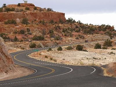 We drive through Escalante and 10 Miles north we pull into this scenic lookout.