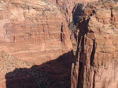 Saturday  2007-03-10  Canyon de Chelly, Arizona  The oldest rocks in Canyon de Chelly are 280 million years old.  At this time northeastern Arizona was subtropical.