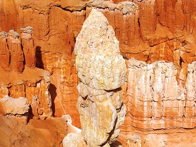 This hoodoo looks a bit like a, don't know what it looks like really.