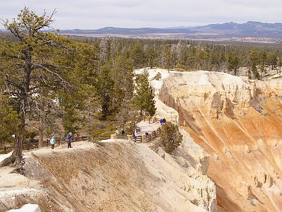 We had to walk up the hill to get to Inspiration Point.