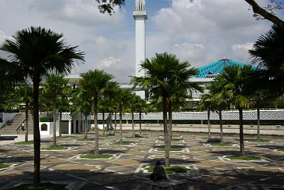 FRIDAY 17 OCTOBER 2008  It has capacity for 15,000 people and is situated among 13 acres of gardens. Originally built in 1965, it is a bold and modern structure built in reinforced concrete to symbolise the aspirations of a then newly-independent Malaysia. Its key features are a 73-metre-high minaret and an 18-pointed-star concrete main roof.