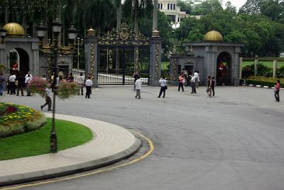 FRIDAY 17 OCTOBER 2008  After the surrender of the Japanese, the Selangor State Government  bought the building.  After renovation it became the palace of the Sultan of Selangor until 1957. The Federal Government then bought the palace in 1957 and converted it into the Istana Negara for the newly created sovereign post of Yang di-Pertuan Agong.