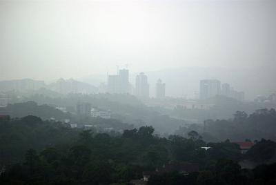 TUESDAY 14 OCTOBER 2008  On the way into our hotel, le Meridien at KL Sentral, we arranged with our cab driver to meet us on Thursday and take us to the Cameron Highlands. The price negotiated was RM800. That afternoon, a heavy rain storm swamped the area.