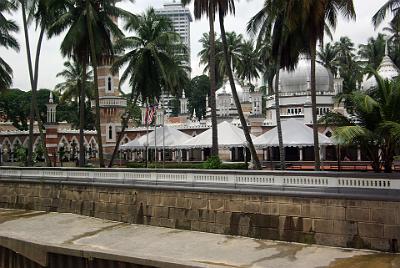 MONDAY 20 OCTOBER 2008  From Ampang Park station we return part way and get off at Masjid Jamek station. This where we find the Jamek Mosque.