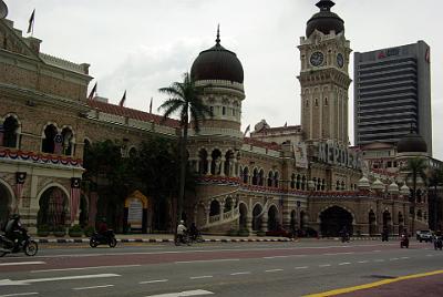 MONDAY 20 OCTOBER 2008  The Sultan Abdul Samad Building is topped by a copper dome and a 40m high clock tower. It is a major landmark in the city and it serves as the backdrop for important events such as the National Day Parade on 31 August and the ushering in of the New Year.