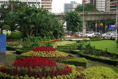 MONDAY 20 OCTOBER 2008  Gardens on the northern side of the Gombak River.