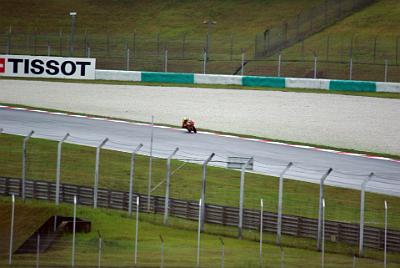 SATURDAY 18 OCTOBER 2008  We first visited the back side of the track where 125 qualifying was taking place on a wet track.