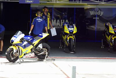 SATURDAY 18 OCTOBER 2008  James Toseland, Tech 3 Yamaha team and his wet-setup bike in the foreground.