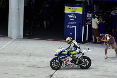 SATURDAY 18 OCTOBER 2008  Rossi returns to the track, still on "wets".