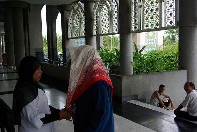 SATURDAY 18 OCTOBER 2008  Jenni had to wear the the tudung and a long robe.