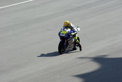 SUNDAY 19 OCTOBER 2008 - RACE DAY  Then they return to the pits and get their spare bike. Presumably the practice start and immediate return is to finalise the programming of the launch control software.