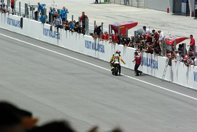 SUNDAY 19 OCTOBER 2008 - RACE DAY  Marco comes third, good enough to take the 2008 250cc World Championship.