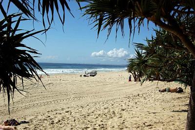 MONDAY 13 OCTOBER 2008  That's Coolangatta on the NSW border about 30 kms away.