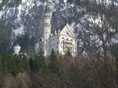 Thursday 2009-03-26  &nbsp;&nbsp;&nbsp;  Schloß Neuschwanstein   After Ludwig's death in 1886 the castle was opened to the public, in part to pay off its construction debts. Since then, over 50 million people have visited the Castle. About 1.3 million people visit annually with up to 6,000 per day in the summer.