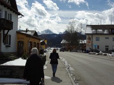 Friday 2009-03-27 &nbsp;&nbsp;&nbsp;  The village of Schwangau   After visiting the castles, we had plenty of time left so we travelled a short distance to the village of Schwangau.