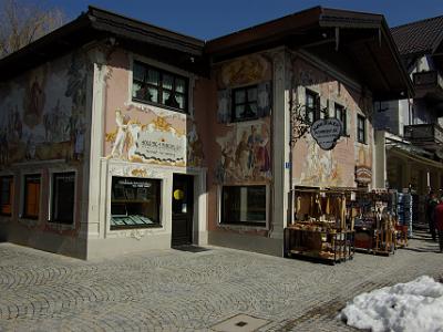 Saturday 2009-03-28&nbsp;&nbsp;&nbsp;    Oberammagau   Oberammergau is also famous for its Lüftlmalerei (frescoes) of traditional Bavarian themes, fairy tales, or religious scenes found on many homes and buildings.