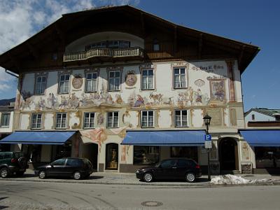 Saturday 2009-03-28&nbsp;&nbsp;&nbsp;   Oberammagau    Lüftlmalerei is common in Upper Bavaria and its name may be derived from an Oberammergau house called Zum Lüftl, which was the home of facade painter Franz Seraph Zwinck (1748–1792).