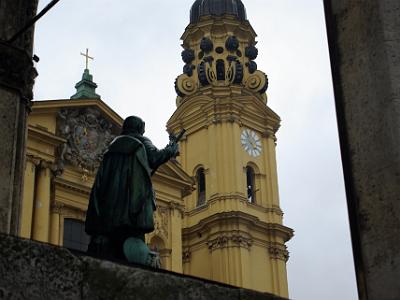 Sunday 2009-03-29&nbsp;&nbsp;&nbsp;     Munich City Centre   The Catholic Theatinerkirche St. Kajetan was built from 1663 to 1690 and is opposite the Feldherrnhalle. it was founded by Elector Ferdinand Maria and his wife  as a gesture of thanks for the birth of the heir to the Bavarian crown, Prince Max Emanuel, in 1662.