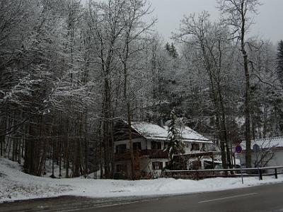 Monday 2009-03-30&nbsp;&nbsp;&nbsp;   On the B11 to Mittenwald   How beautiful is this - right opposite the lake, buried in the forest.  That's a European  No Parking to the left  sign