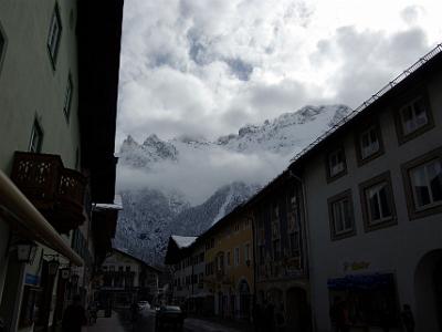 Monday 2009-03-30&nbsp;&nbsp;&nbsp;    Mittenwald   The clouds lifted for a few brief moments. The ride to the top would have been quite spectacular.